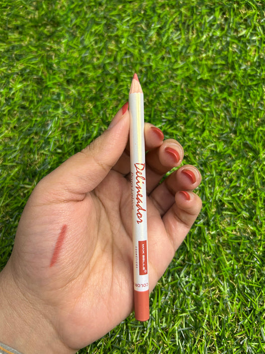 Max Belle Lip Liner